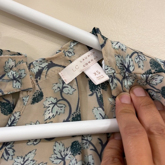 LC Lauren Conrad Floral Blouse - Picture 2 of 4